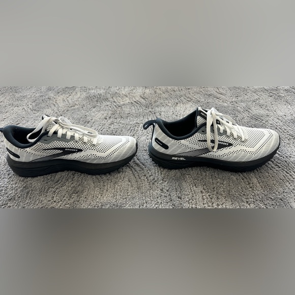 Brooks Women’s Revel 6 Neutral Running Shoe - Size 9 - Excellent Condition - Picture 6 of 8